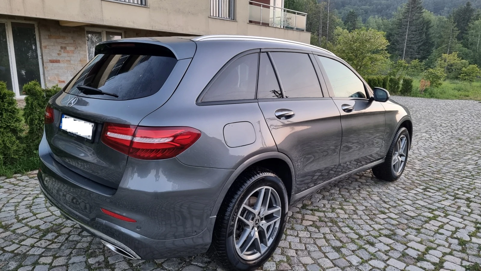 Mercedes-Benz GLC 300 4MATIC 2.0 250 HP AMG - изображение 5