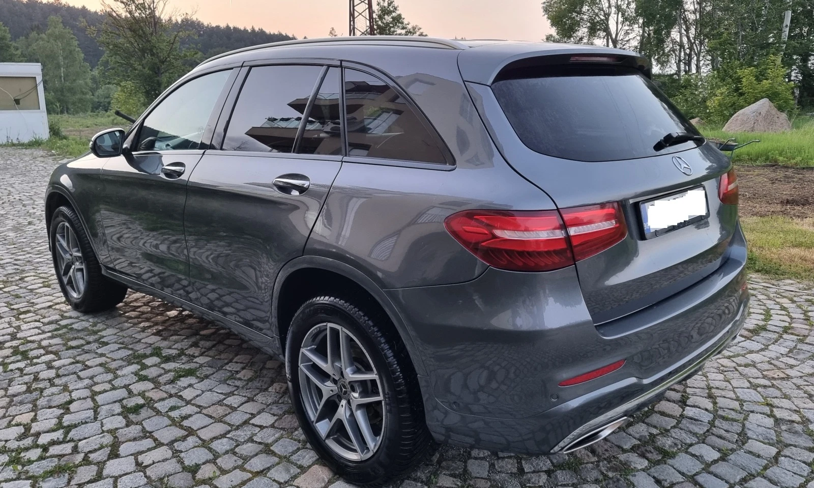 Mercedes-Benz GLC 300 4MATIC 2.0 250 HP AMG - изображение 3