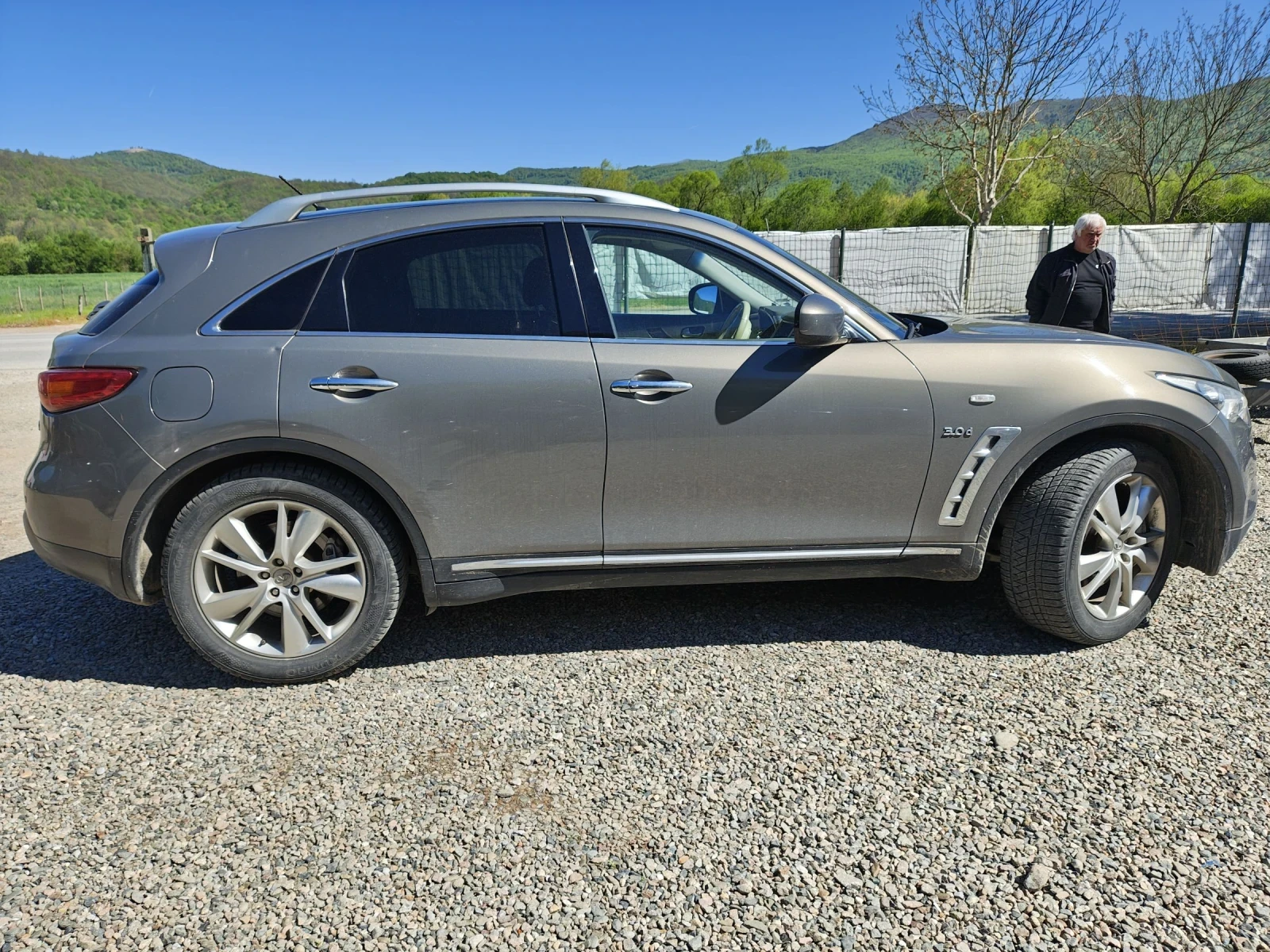 Infiniti QX70 3.0TDi V6 4+ 4 Automatic  - изображение 4