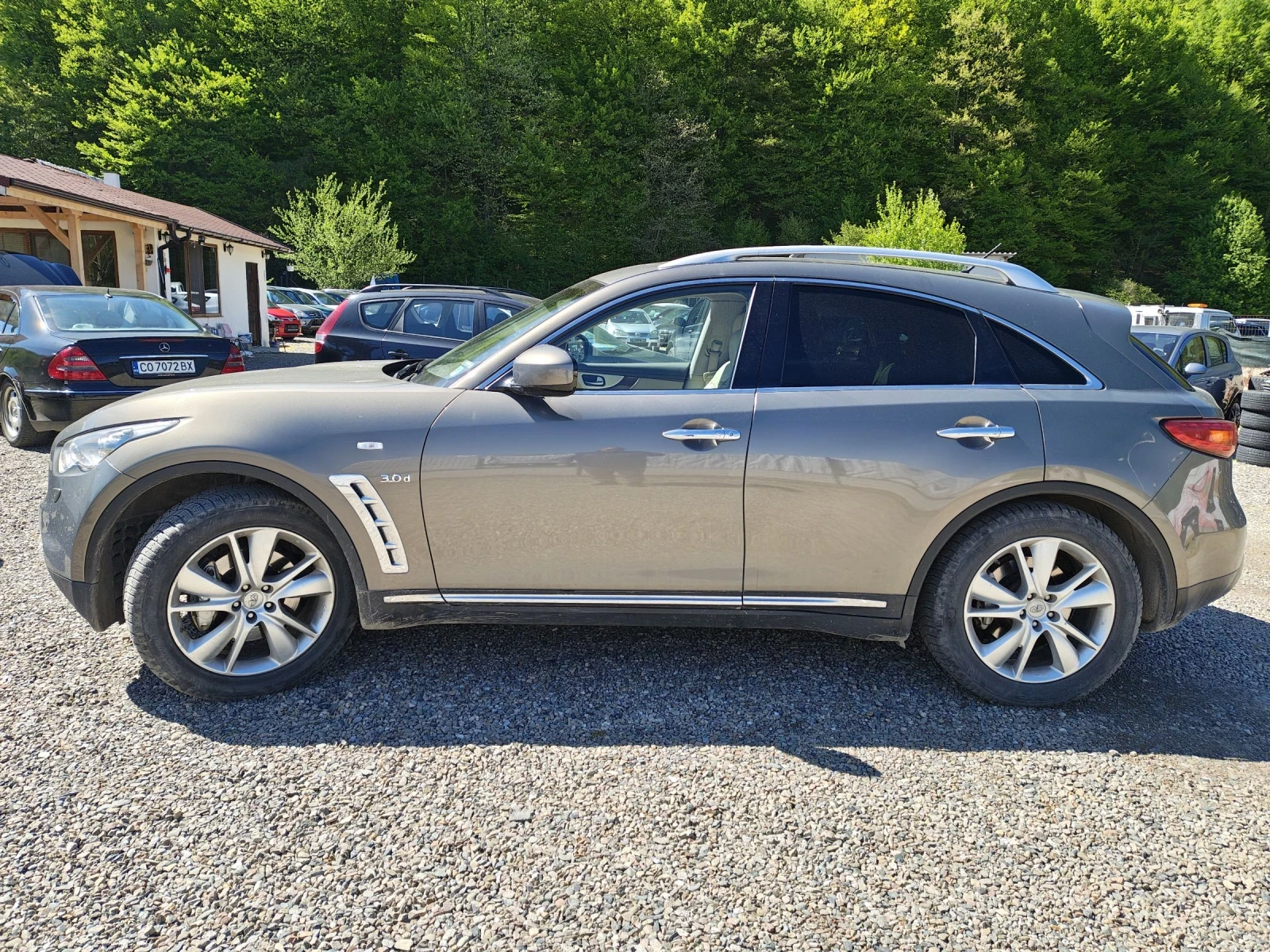Infiniti QX70 3.0TDi V6 4+ 4 Automatic  - изображение 3