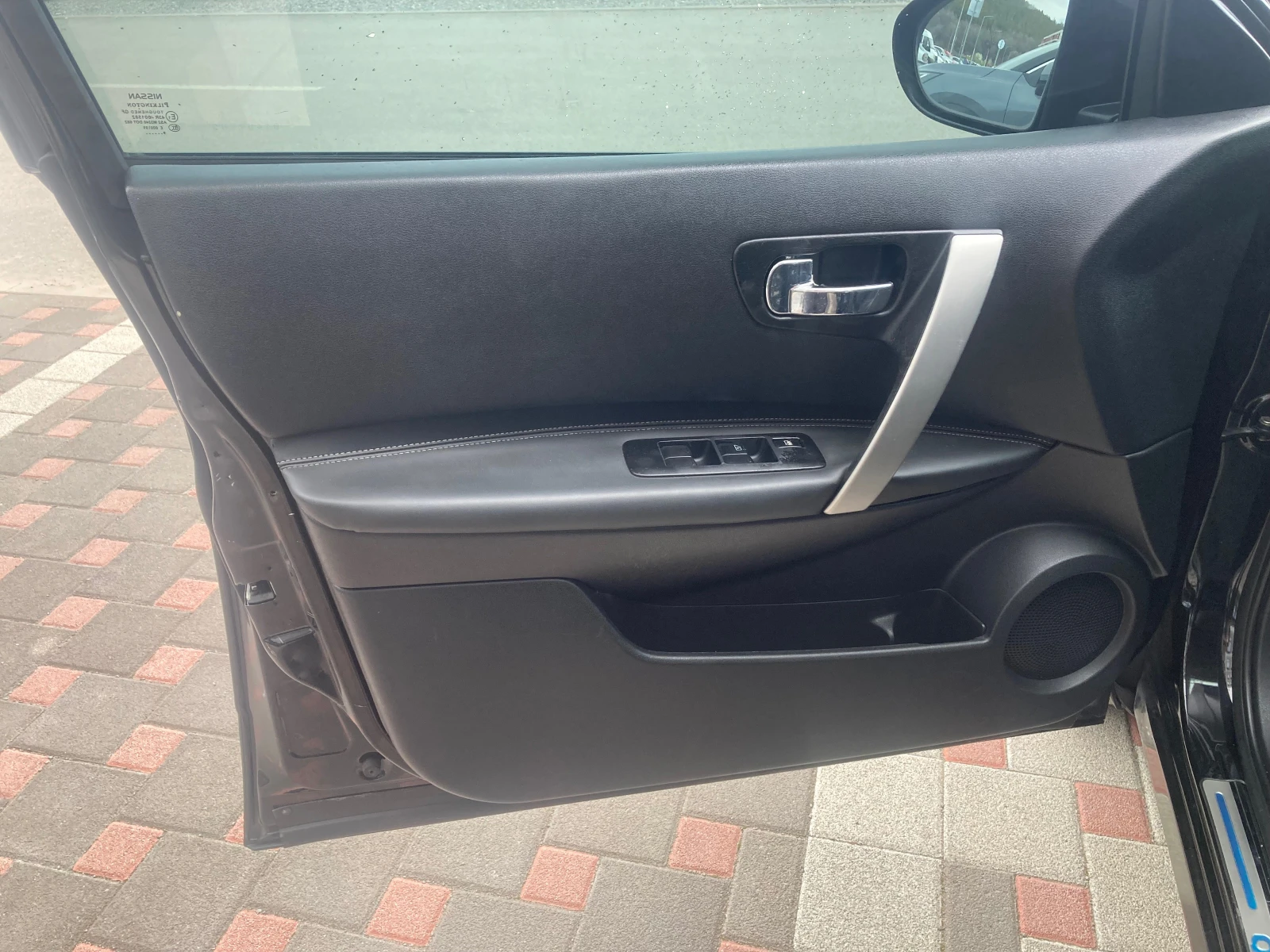 Nissan Qashqai 2.0I AVTOMATIK, снимка 9 - Автомобили и джипове - 54159764