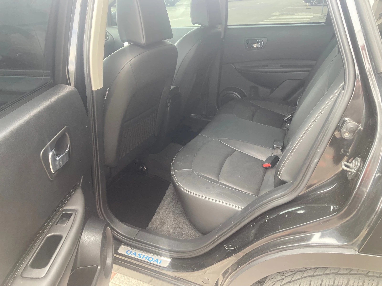 Nissan Qashqai 2.0I AVTOMATIK, снимка 11 - Автомобили и джипове - 54159764