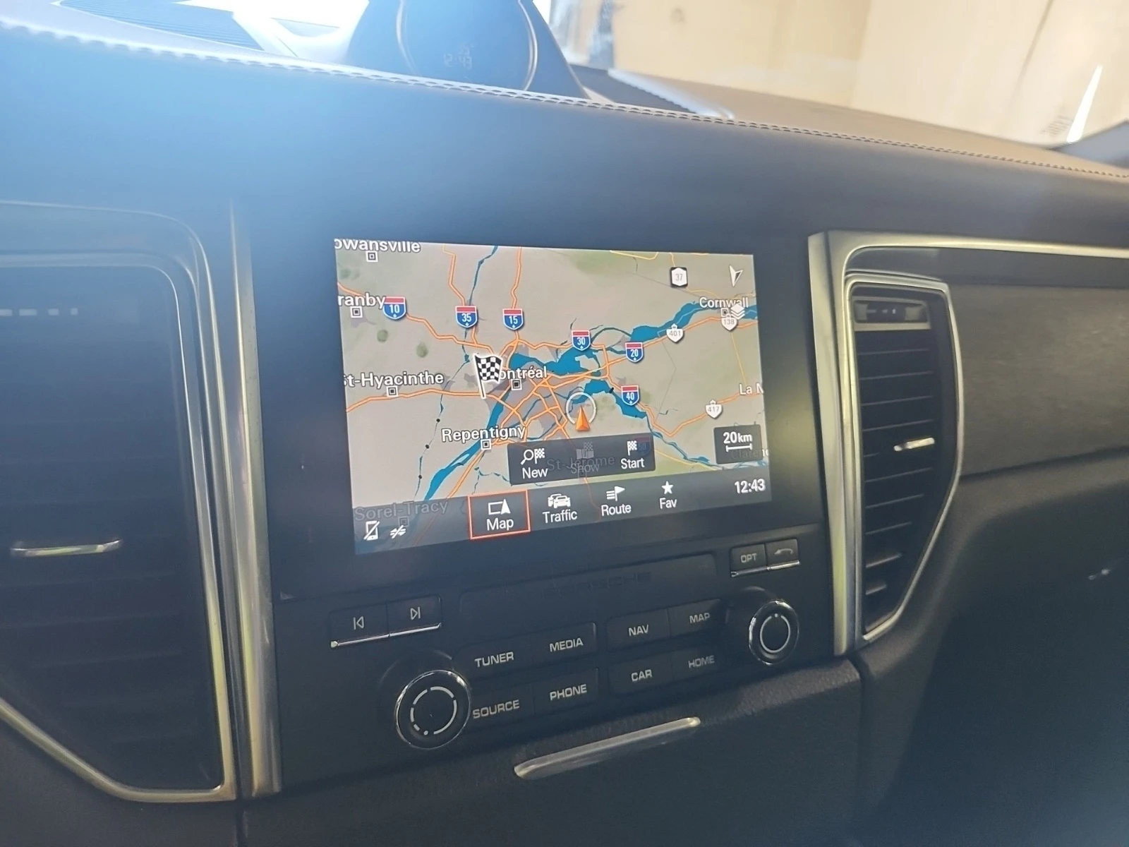 Porsche Macan GTS * * CARFAX * * АВТО КРЕДИТ * * , снимка 9 - Автомобили и джипове - 54988497