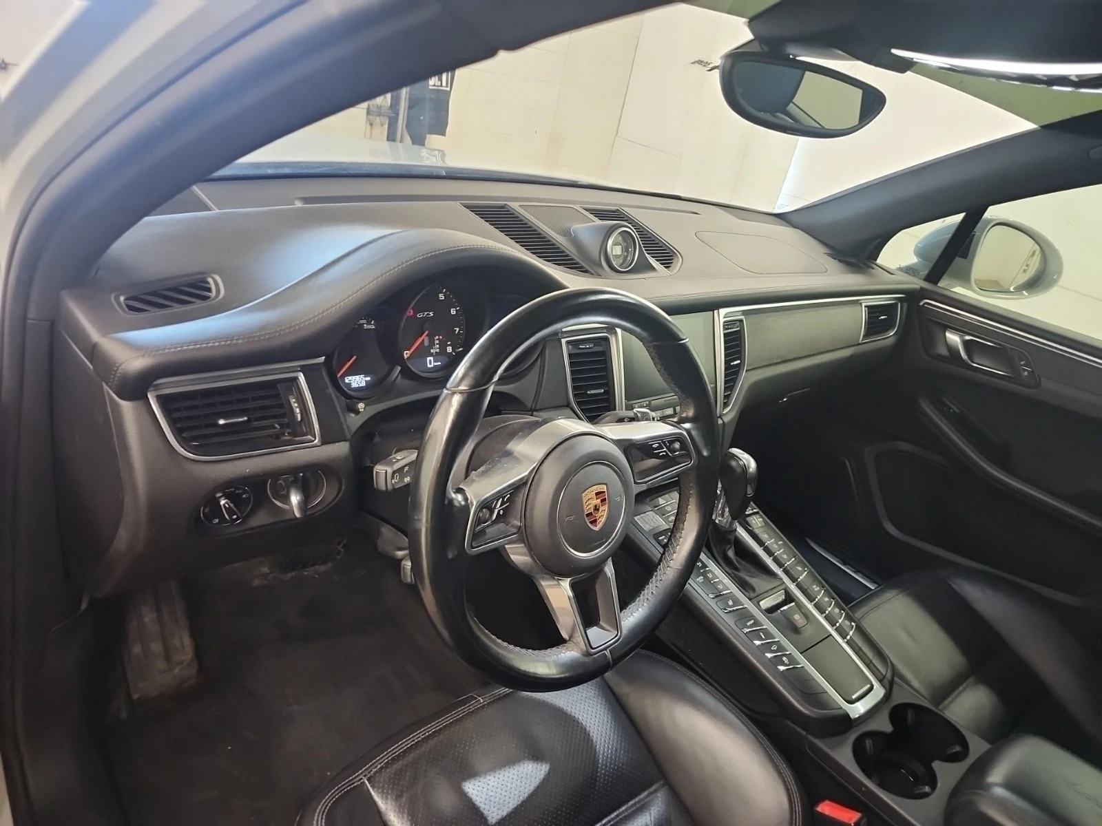 Porsche Macan GTS * * CARFAX * * АВТО КРЕДИТ * * , снимка 8 - Автомобили и джипове - 54988497