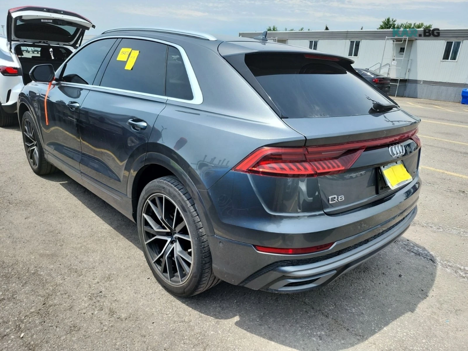 Audi Q8 Technik * Matrix * 360 * АвтоКредит * (ЦЕНА ДО БГ), снимка 4 - Автомобили и джипове - 55124776