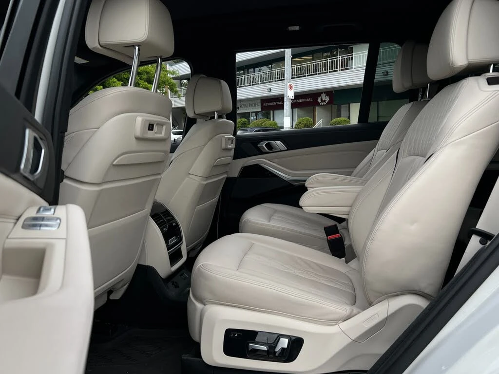 BMW X7 40i* M SPORT* LASER* HEAD UP* МАСАЖ* ОБДУХ* 360, снимка 9 - Автомобили и джипове - 55325462