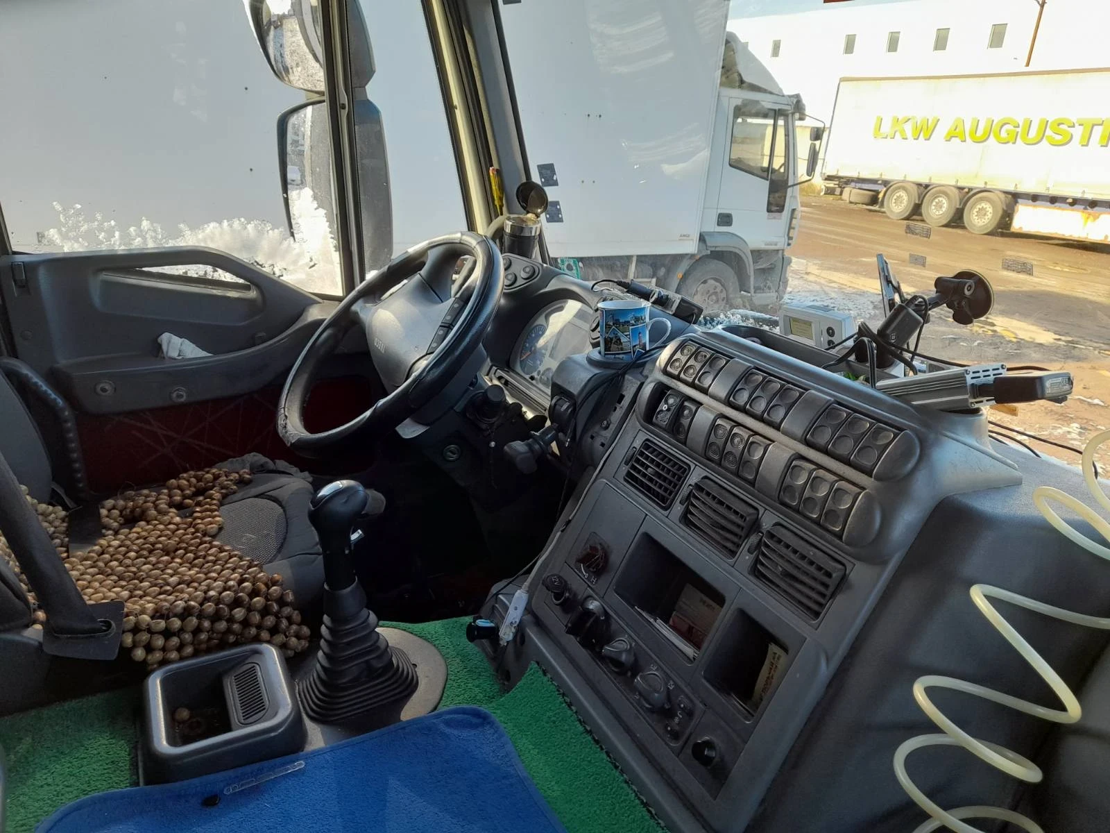 Iveco Stralis Хенгер - изображение 3