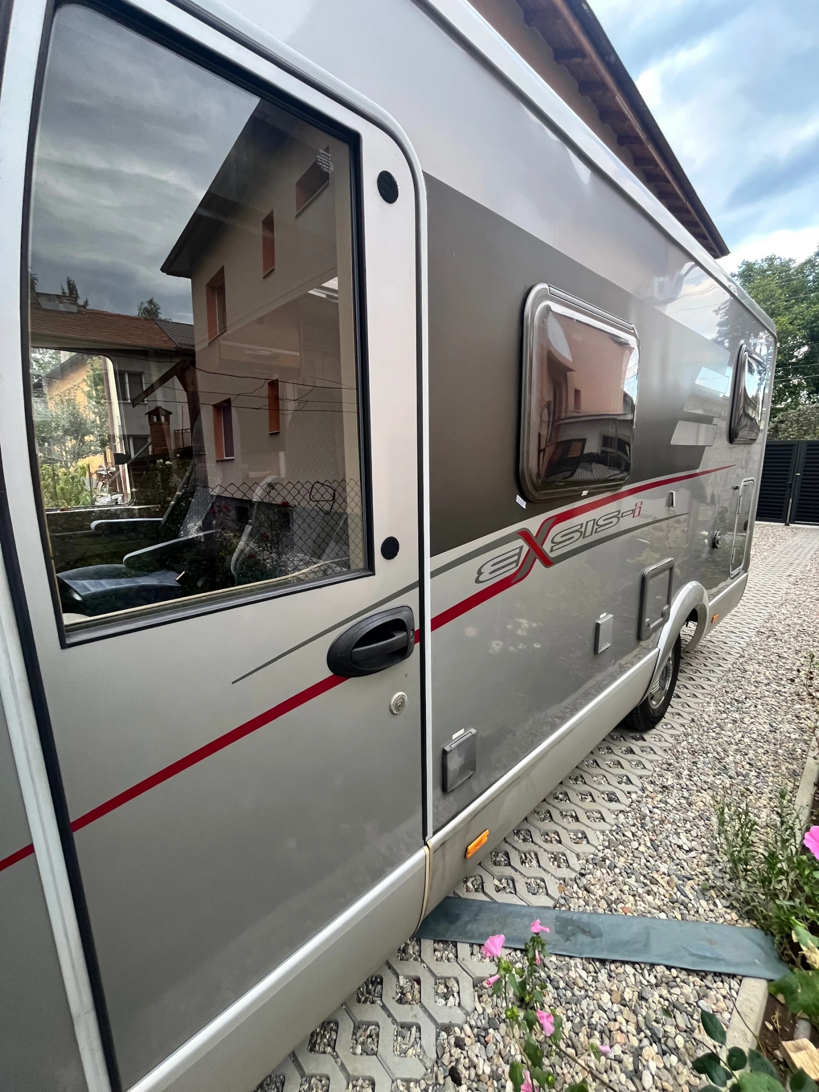 Кемпер HYMER / ERIBA ExSIS-i 512, снимка 12 - Каравани и кемпери - 56171064