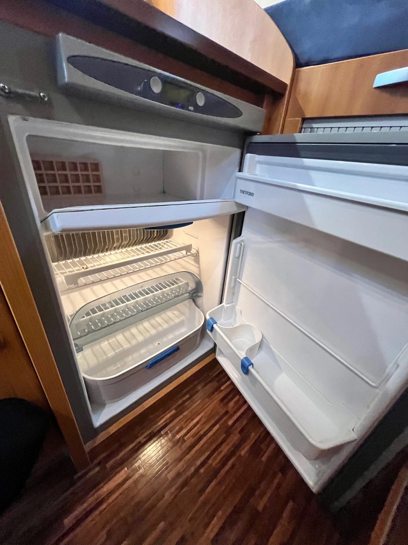 Кемпер HYMER / ERIBA ExSIS-i 512, снимка 5 - Каравани и кемпери - 56171064