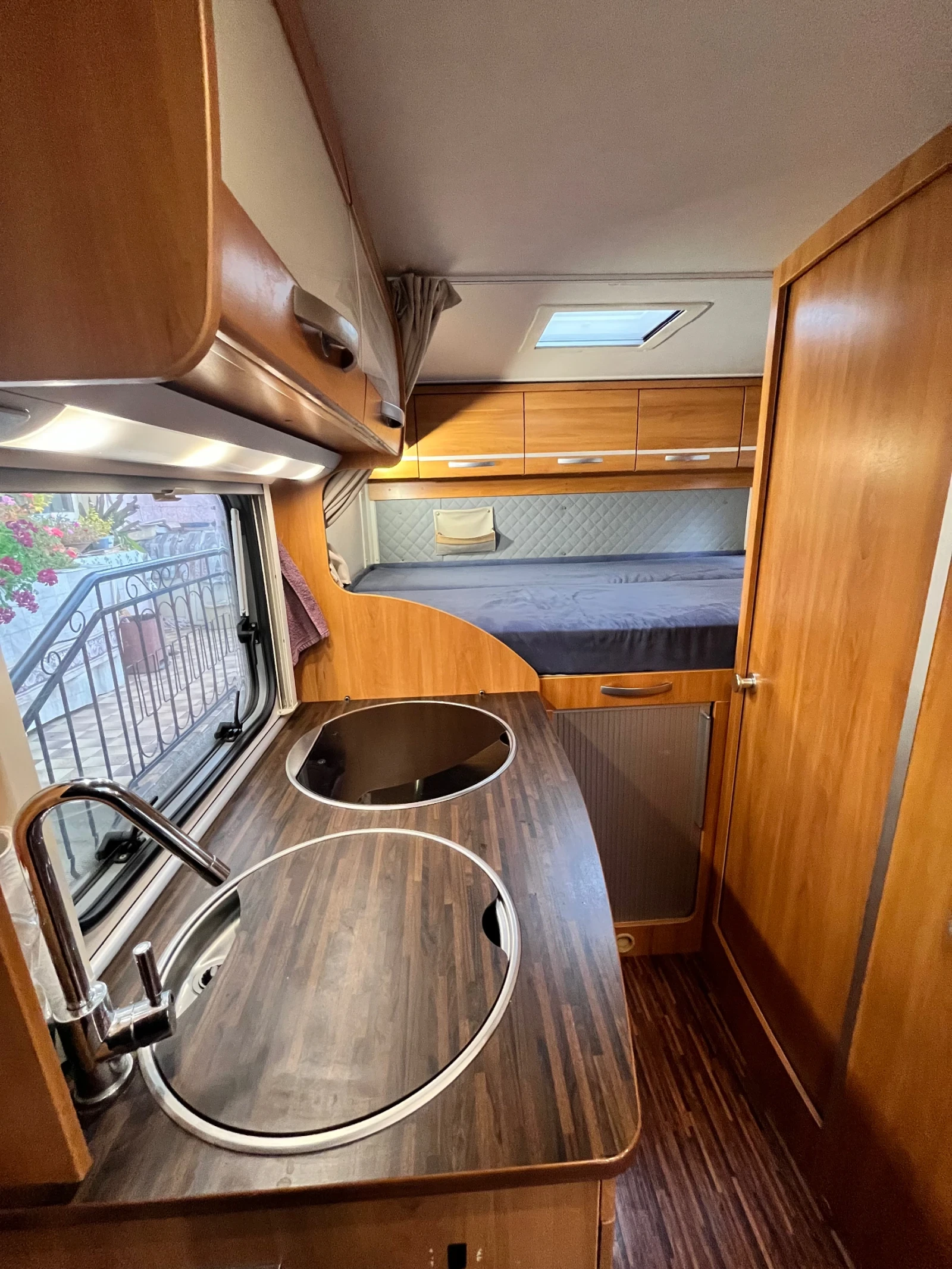 Кемпер HYMER / ERIBA ExSIS-i 512, снимка 7 - Каравани и кемпери - 56171064