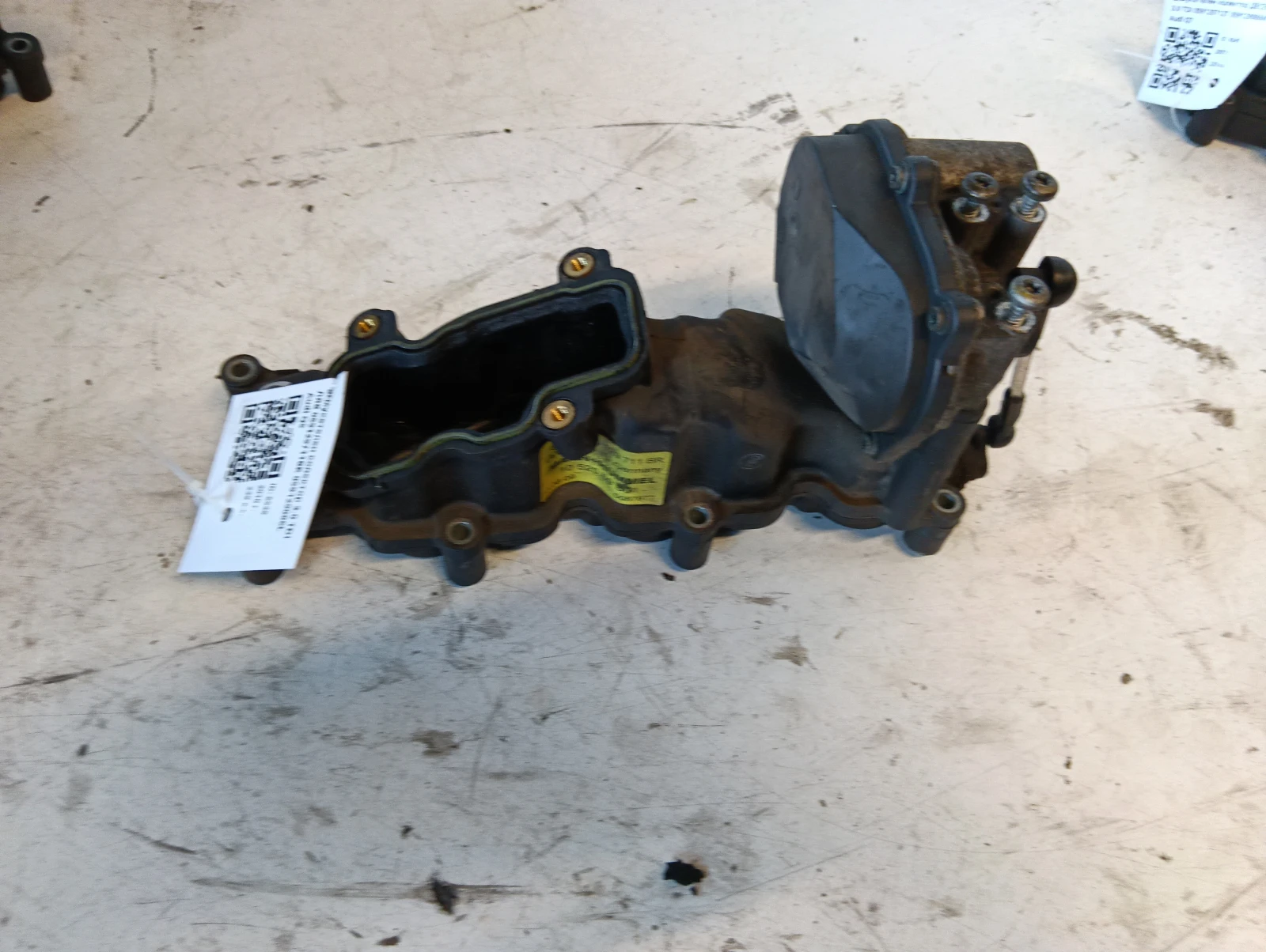 всмукателен колектор 3.0 TDI ЛЯВ 059129711BR 059129086L Audi Q5