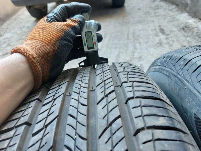 Гуми Всесезонни 235/60R16, снимка 4 - Гуми и джанти - 37107096