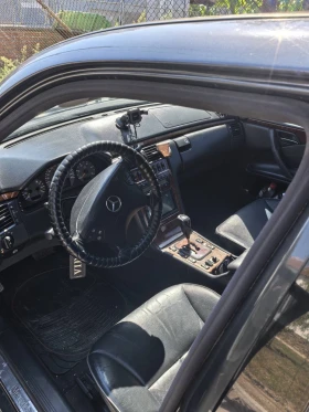 Mercedes-Benz E 320, снимка 5