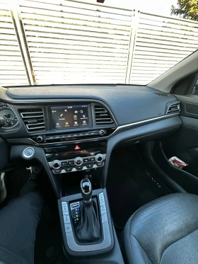 Hyundai Elantra Premium, снимка 3