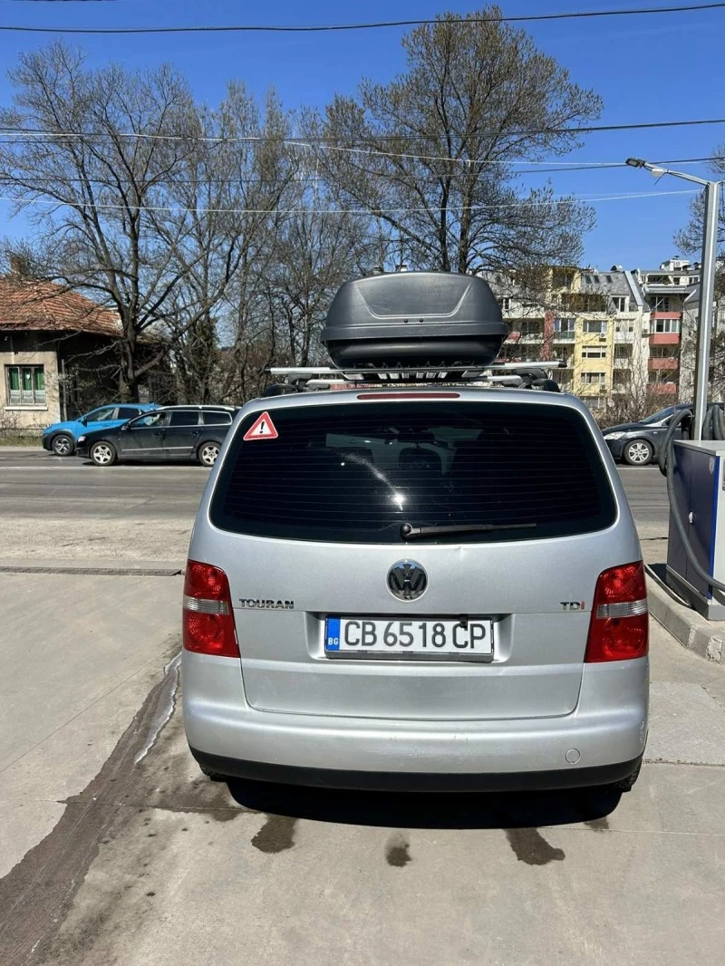 VW Touran, снимка 7 - Автомобили и джипове - 47043999