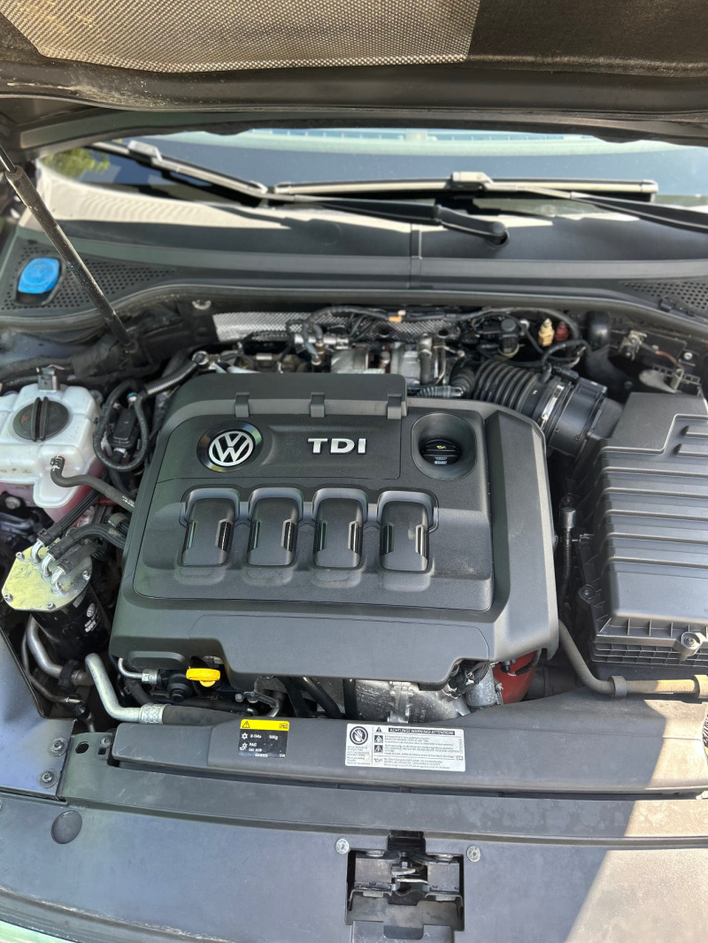 VW Passat B8 2.0 TDI R-Line 4Motion , снимка 11 - Автомобили и джипове - 45574810