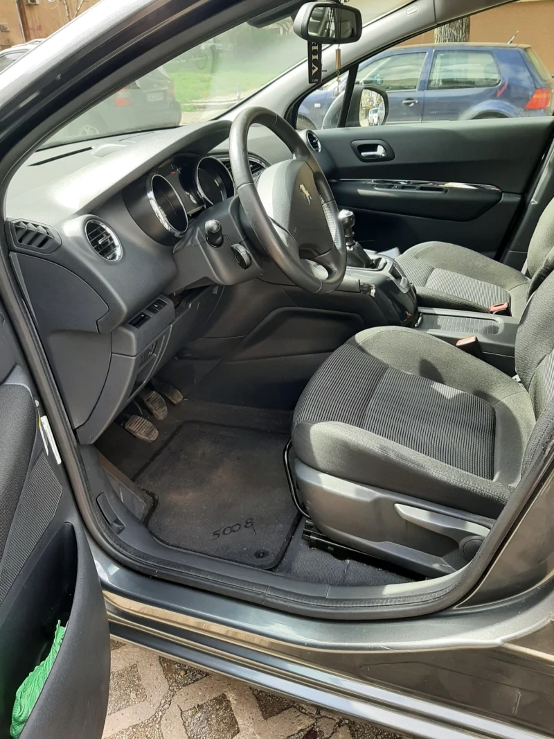 Peugeot 5008, снимка 11 - Автомобили и джипове - 48365552