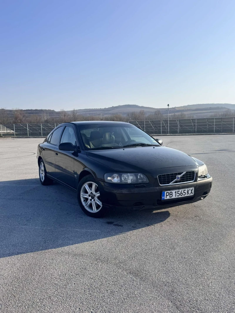 Volvo S60 2.4 T, снимка 4 - Автомобили и джипове - 48993893