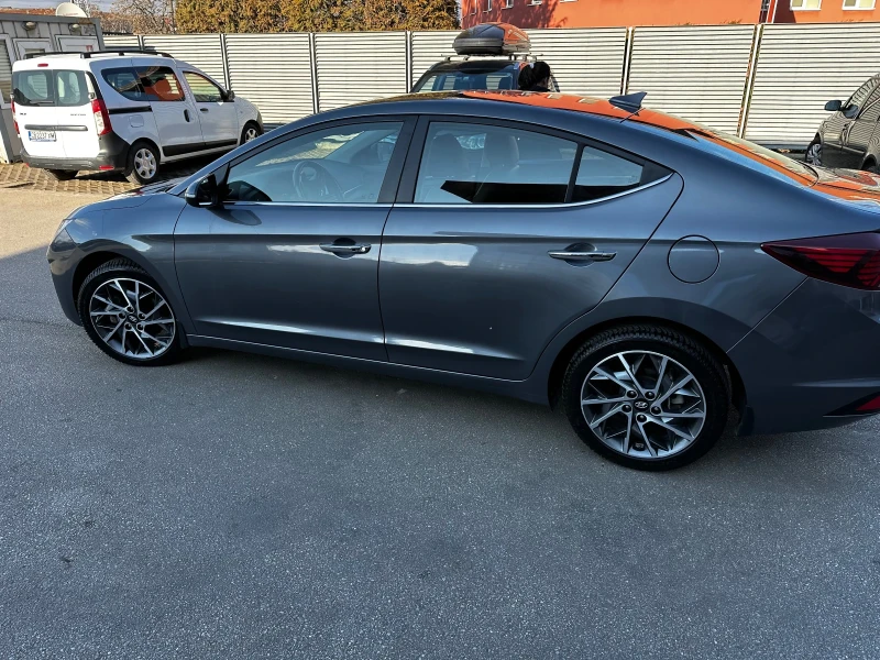 Hyundai Elantra Premium, снимка 2 - Автомобили и джипове - 49034635