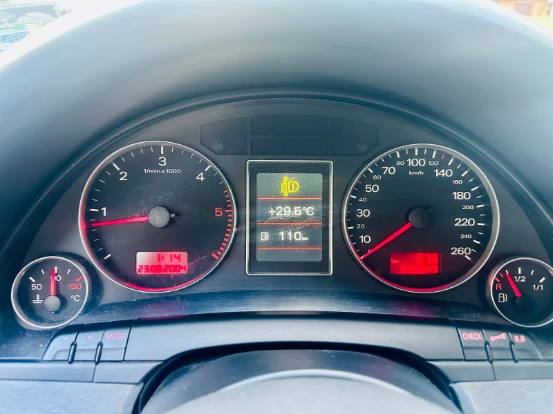 Audi A4, снимка 8 - Автомобили и джипове - 52021708