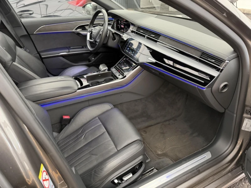 Audi A8 55 TFSI Quattro , снимка 4 - Автомобили и джипове - 52686519