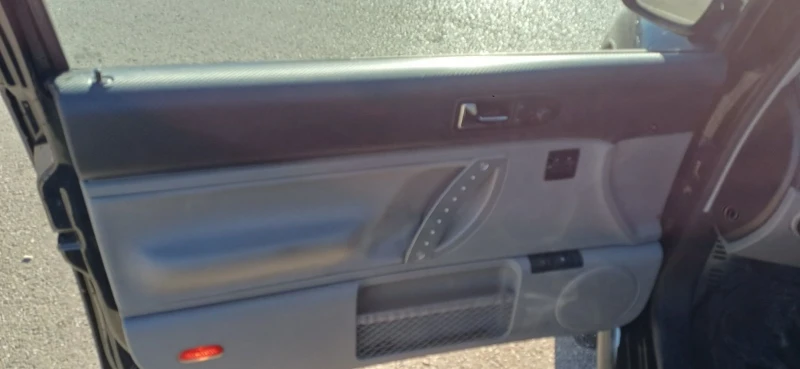 VW New beetle 1, 8 Т, снимка 15 - Автомобили и джипове - 52849205