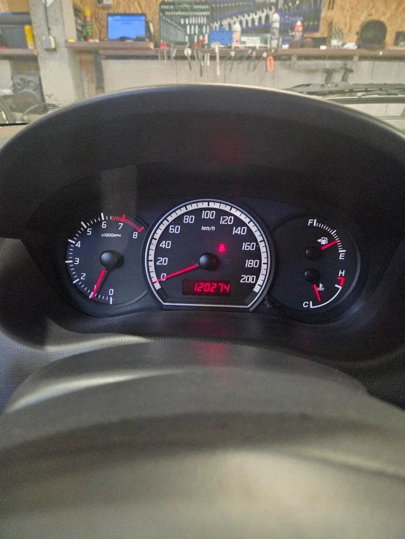 Suzuki Swift, снимка 10 - Автомобили и джипове - 53075747