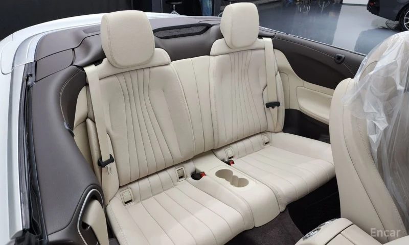 Mercedes-Benz E 220, снимка 12 - Автомобили и джипове - 53563773