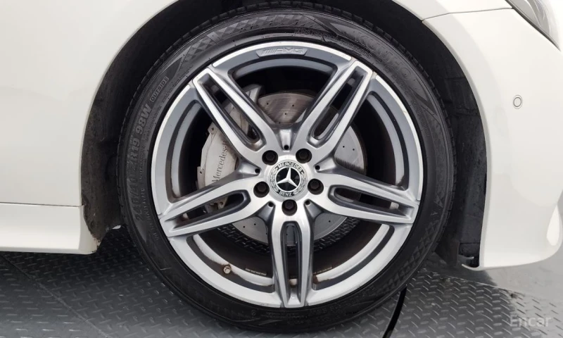 Mercedes-Benz E 220, снимка 5 - Автомобили и джипове - 53563773