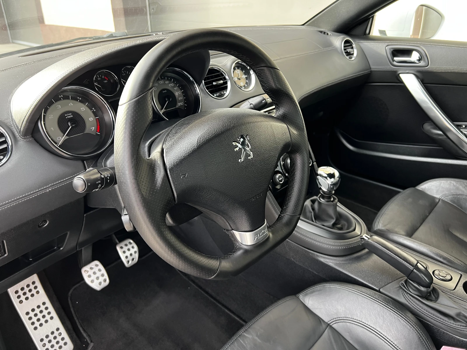Peugeot RCZ 1.6 i TURBO 200 КС. NAVI КОЖА ПАМЕТ 6СК EURO5B  - изображение 4