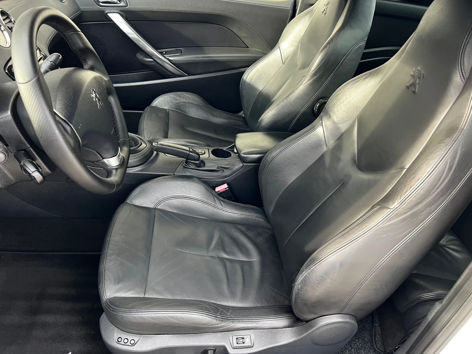 Peugeot RCZ 1.6 i TURBO 200 КС. NAVI КОЖА ПАМЕТ 6СК EURO5B  - изображение 5