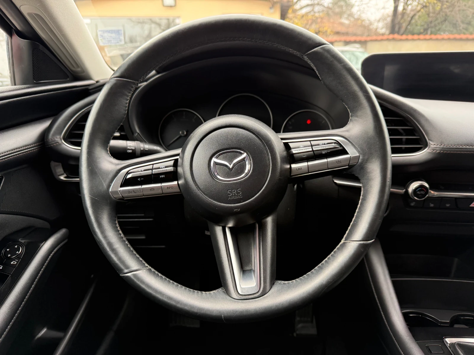 Mazda 3 2.0i SkyActiv-G Maild Hybrid | Mobile.bg � ����������� 12