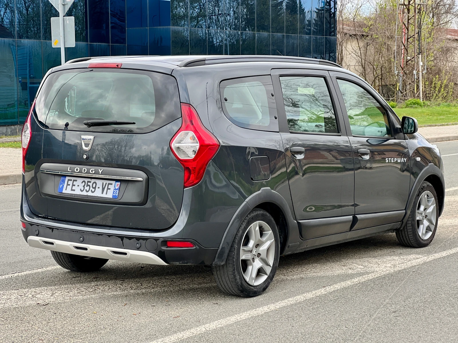 Dacia Lodgy 1.5 dCi 116кс евро6 7места , снимка 7 - Автомобили и джипове - 54157387