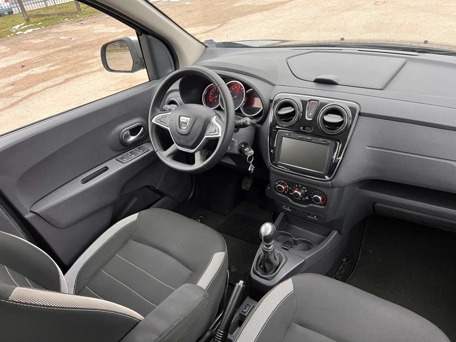 Dacia Lodgy 1.5 dCi 116�� ����6 7�����  | Mobile.bg � ����������� 11