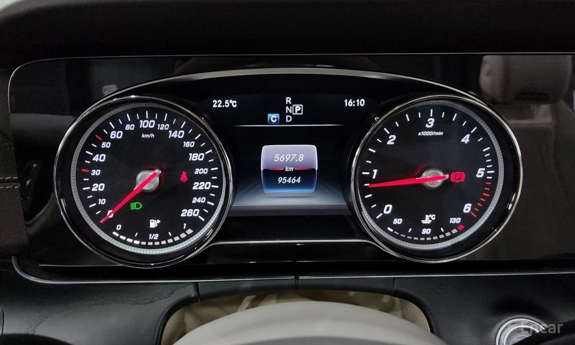 Mercedes-Benz E 220  - изображение 8