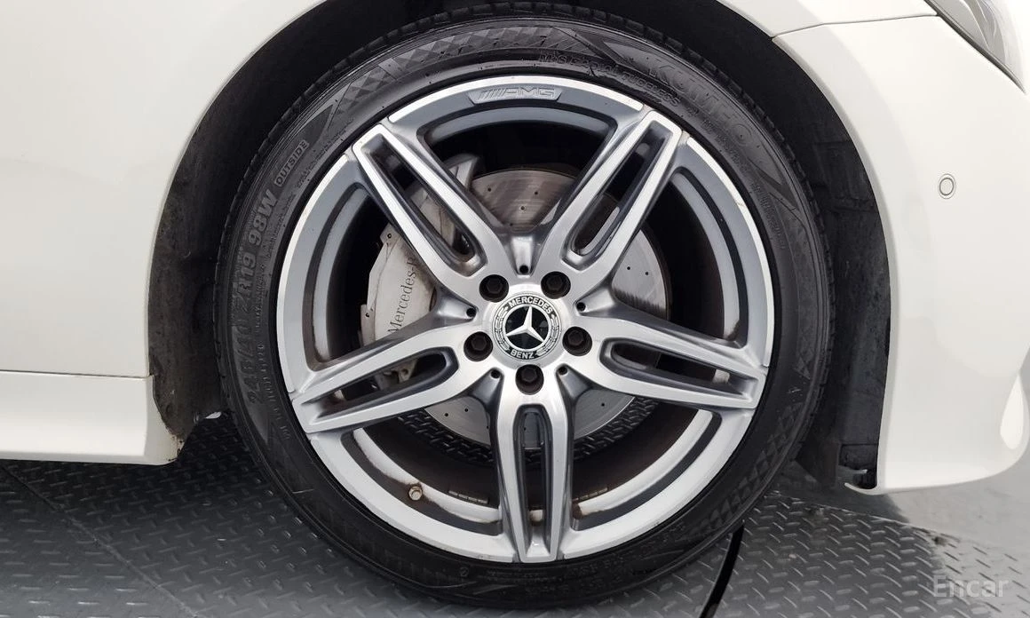 Mercedes-Benz E 220  - изображение 5