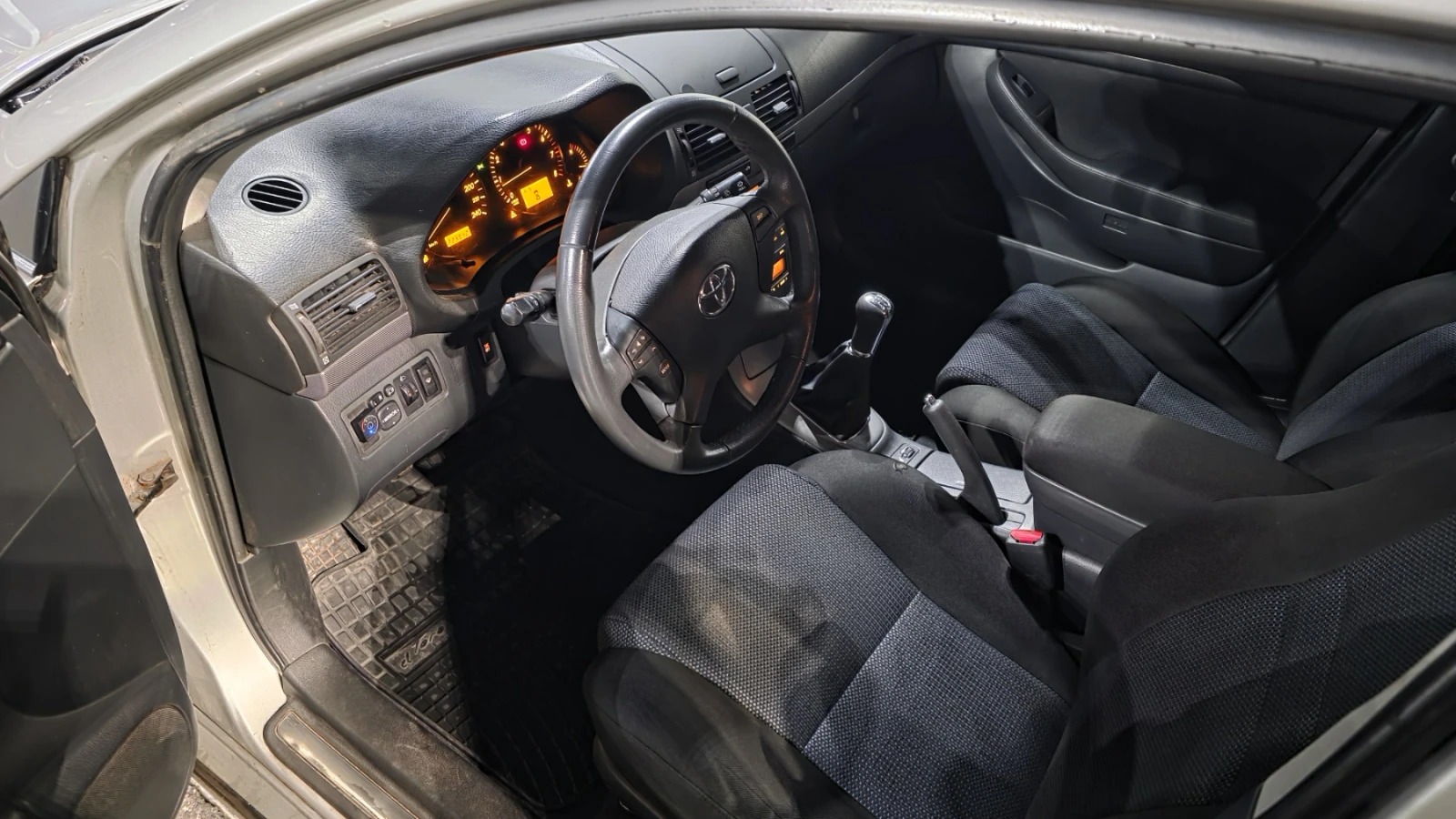 Toyota Avensis 1, 8 ��� ������ �������� /������� | Mobile.bg � ����������� 7