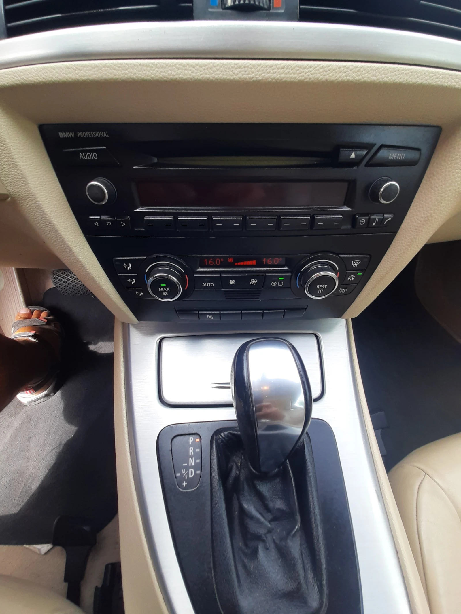 BMW 320 320  купе кожа автомат, снимка 13 - Автомобили и джипове - 54110776