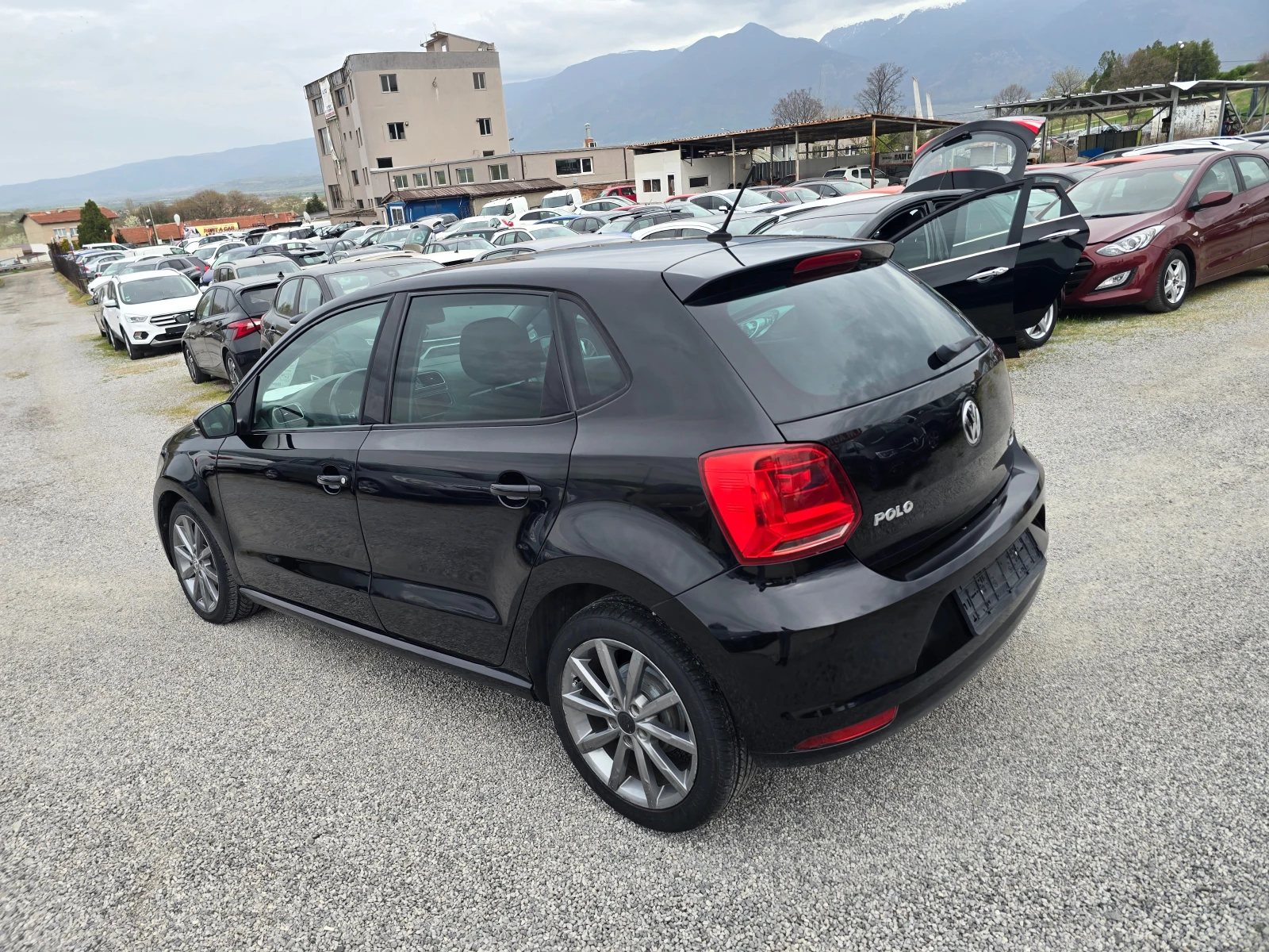 VW Polo 1.4TDI-75k.c.-NAVI-ITALIA, снимка 7 - Автомобили и джипове - 54218986