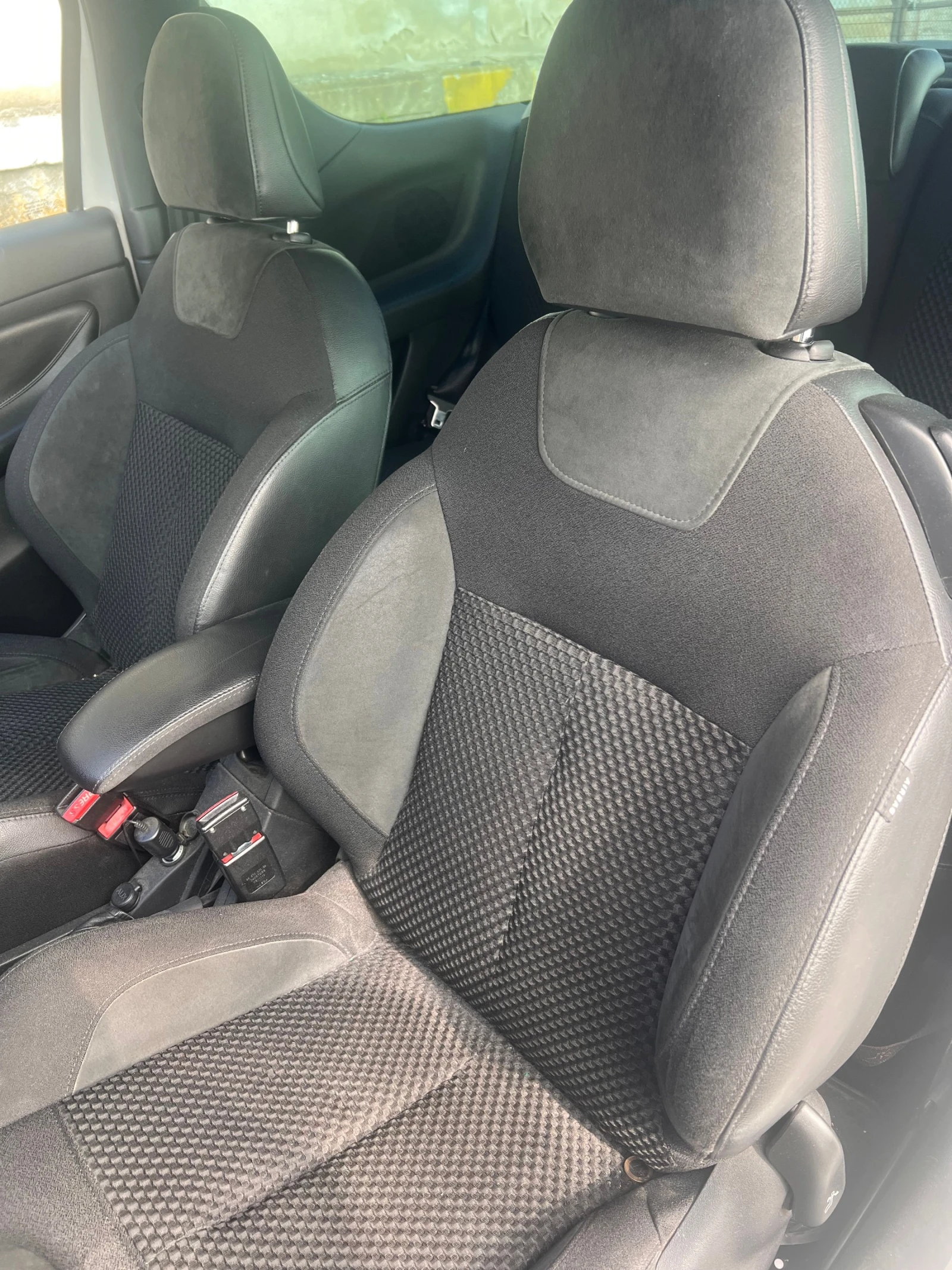 Citroen DS3, снимка 6 - Автомобили и джипове - 54594791