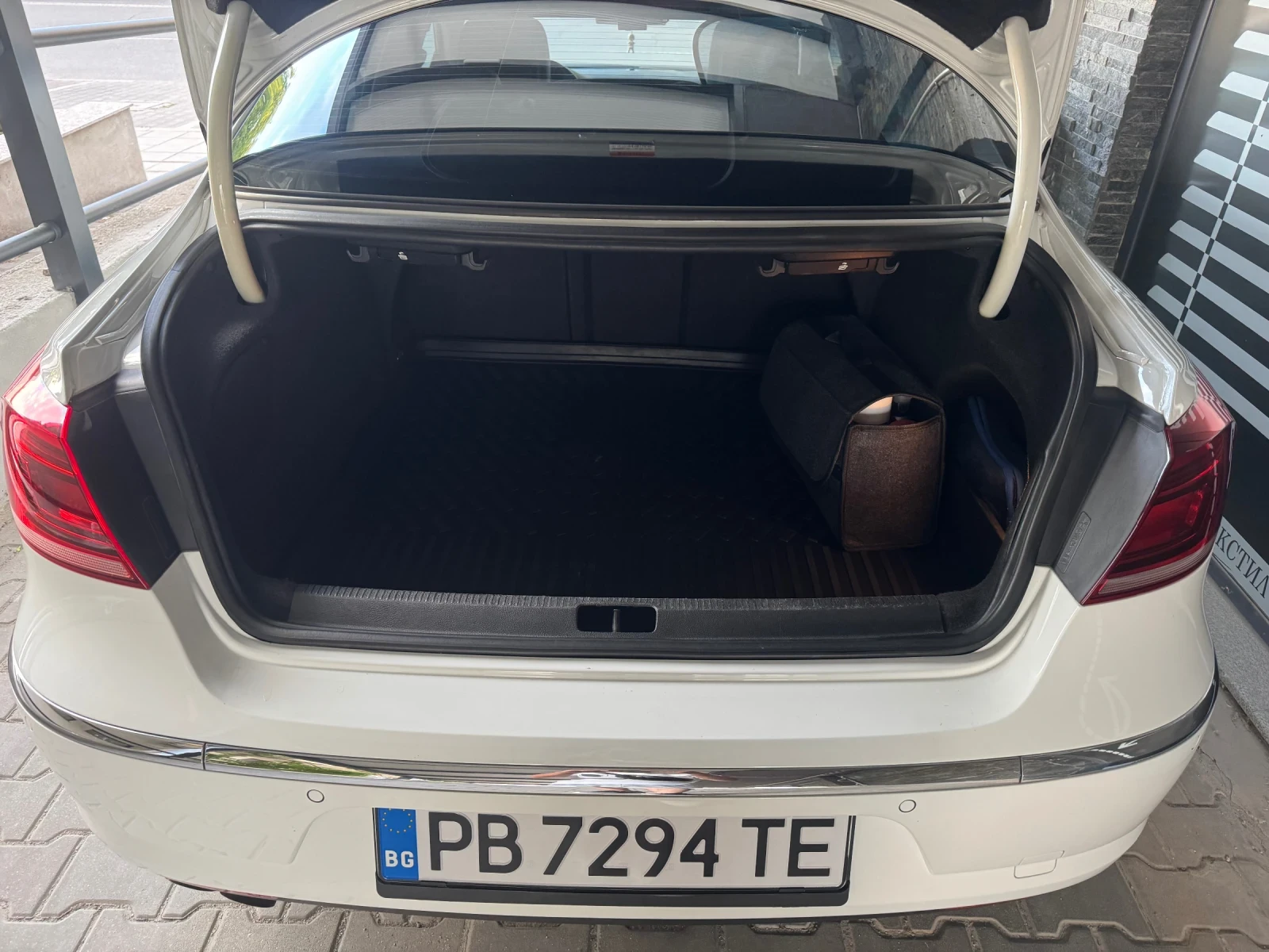 VW CC Напълно обслужен, реален пробег., снимка 12 - Автомобили и джипове - 55073329