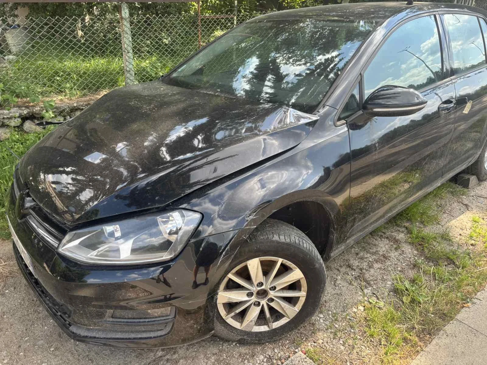 VW Golf 1.6 TDI, снимка 4 - Автомобили и джипове - 55077270