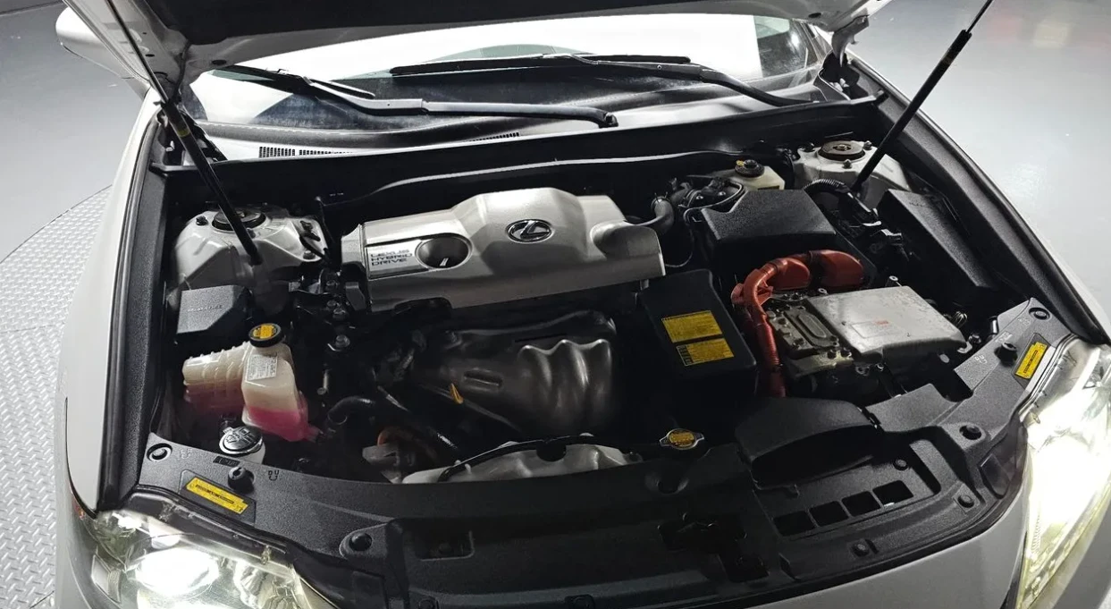 Lexus ES 300 H 3.0 Хибрид, снимка 14 - Автомобили и джипове - 55113694