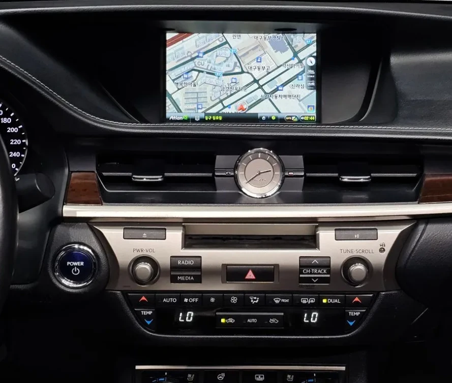 Lexus ES 300 H 3.0 Хибрид, снимка 6 - Автомобили и джипове - 55113694