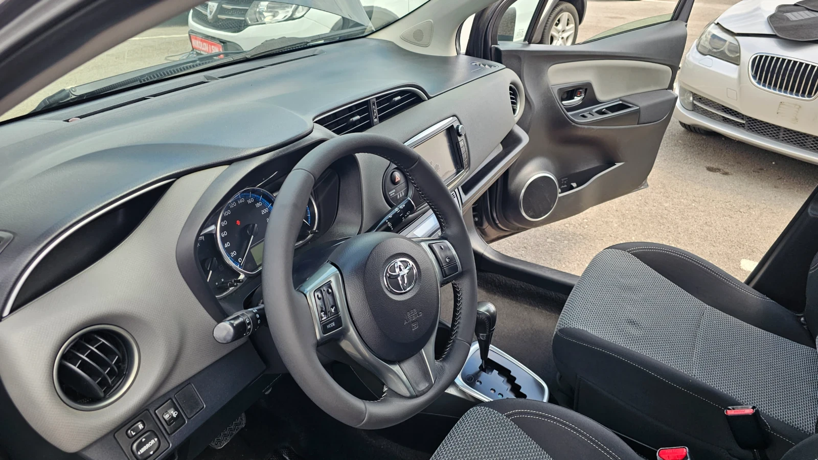 Toyota Yaris HYBRID---EVRO -6--- ������ | Mobile.bg � ����������� 13