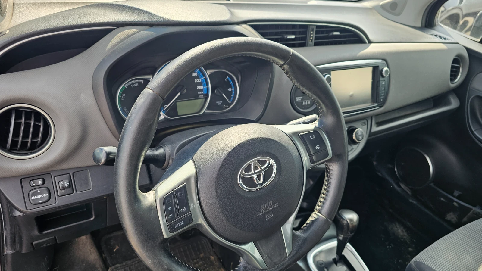 Toyota Yaris HYBRID---EVRO -6--- ЛИЗИНГ, снимка 10 - Автомобили и джипове - 55150338