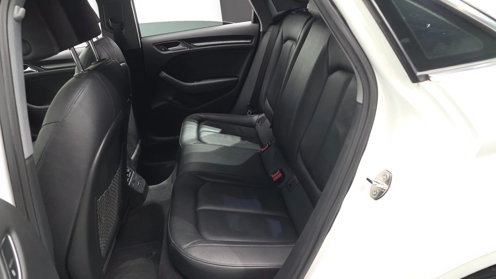 Audi A3 2.0 40TFSI, снимка 12 - Автомобили и джипове - 55197847