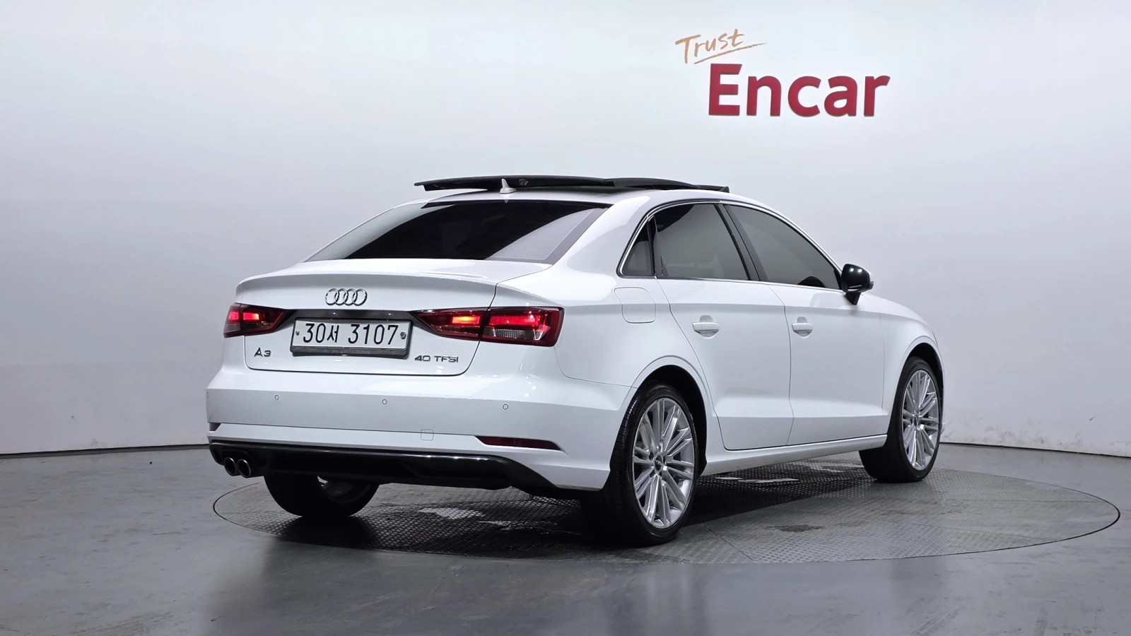 Audi A3 2.0 40TFSI, снимка 2 - Автомобили и джипове - 55197847