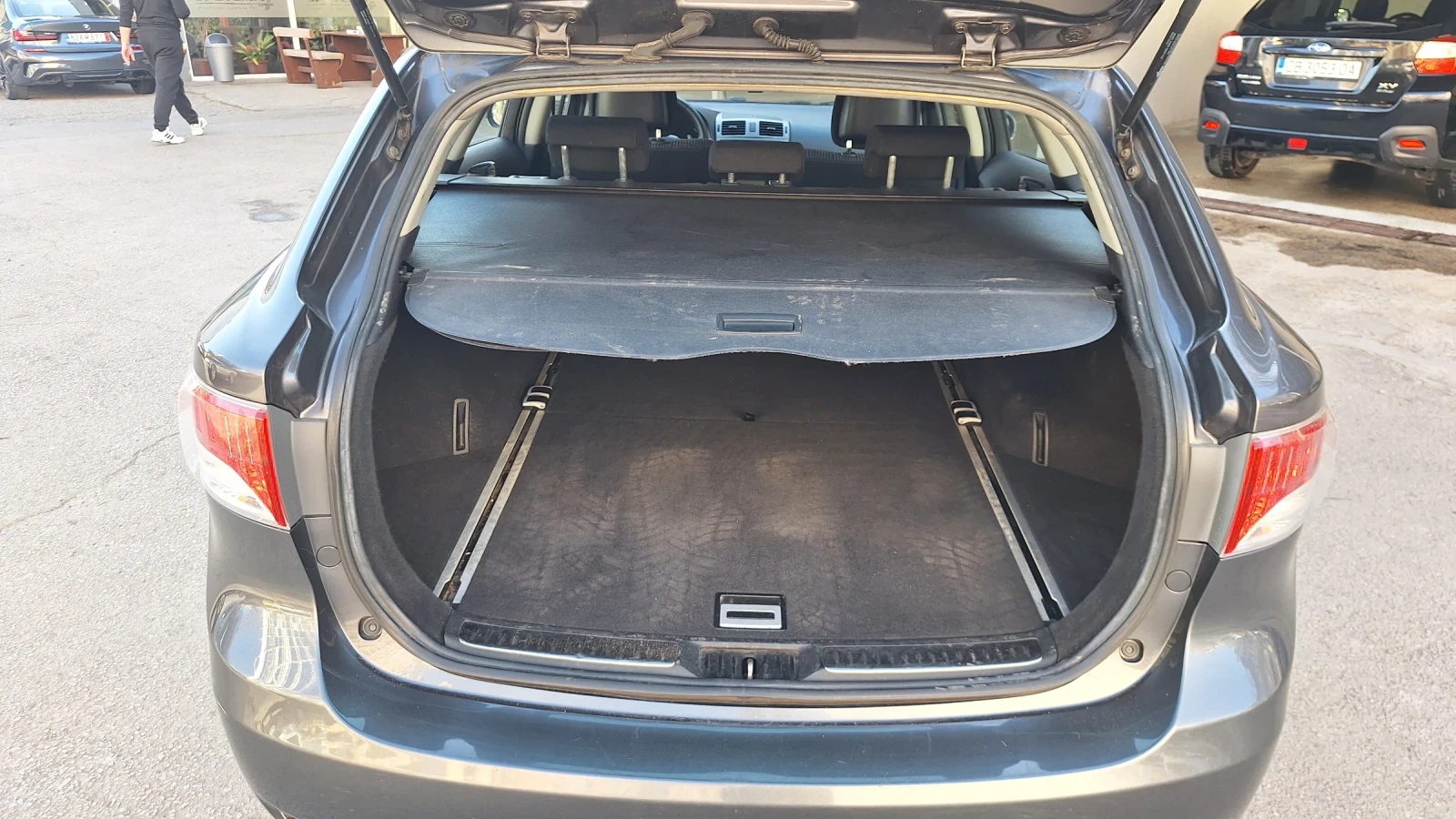 Toyota Avensis 2.0  автоматик 152кс, снимка 8 - Автомобили и джипове - 55448871