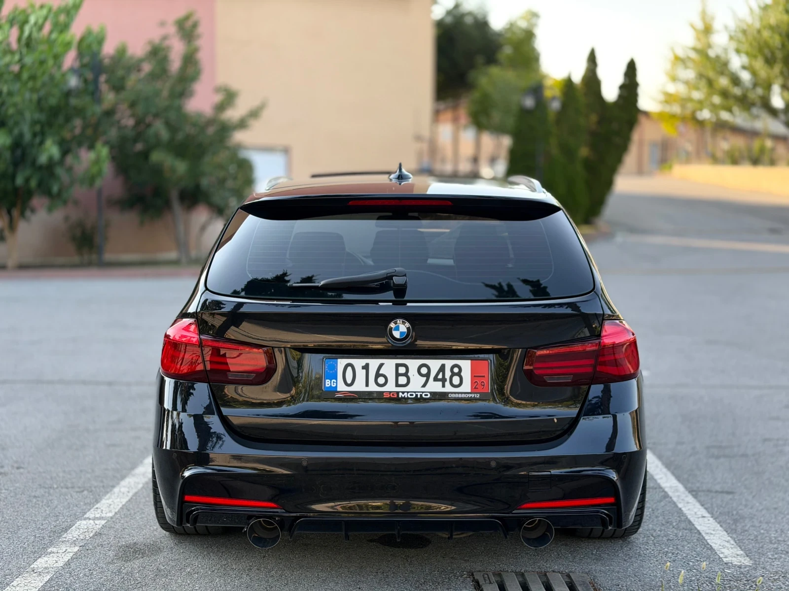 BMW 330 D M-Pack/Head-Up/Harmon-Kardon/Панорама/Keyless, снимка 4 - Автомобили и джипове - 55806106